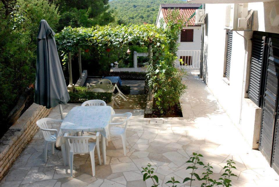 Guest House Alek Vrboska Værelse billede